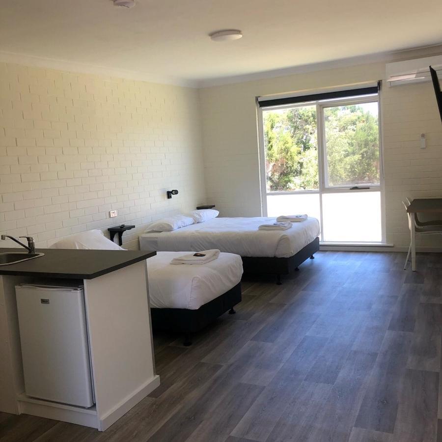 Walpole Hotel Motel מראה חיצוני תמונה