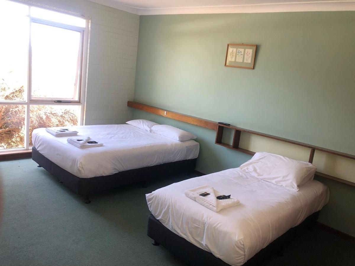 Walpole Hotel Motel מראה חיצוני תמונה