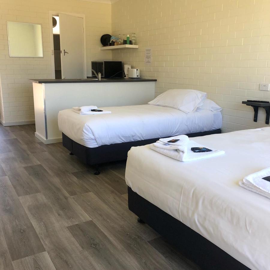 Walpole Hotel Motel מראה חיצוני תמונה